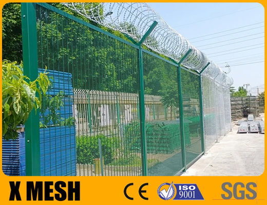 Havaalanı için 12.7 mm X 76.2 mm'lik toz kaplı yüksek güvenlik 358 Tel örgü çit